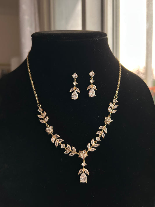 Gold plated necklace set