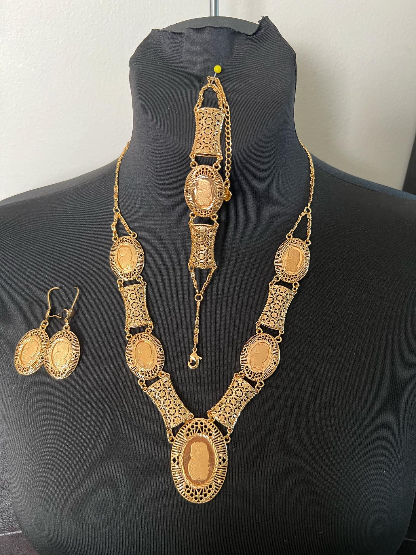 4 pieces gold plated set