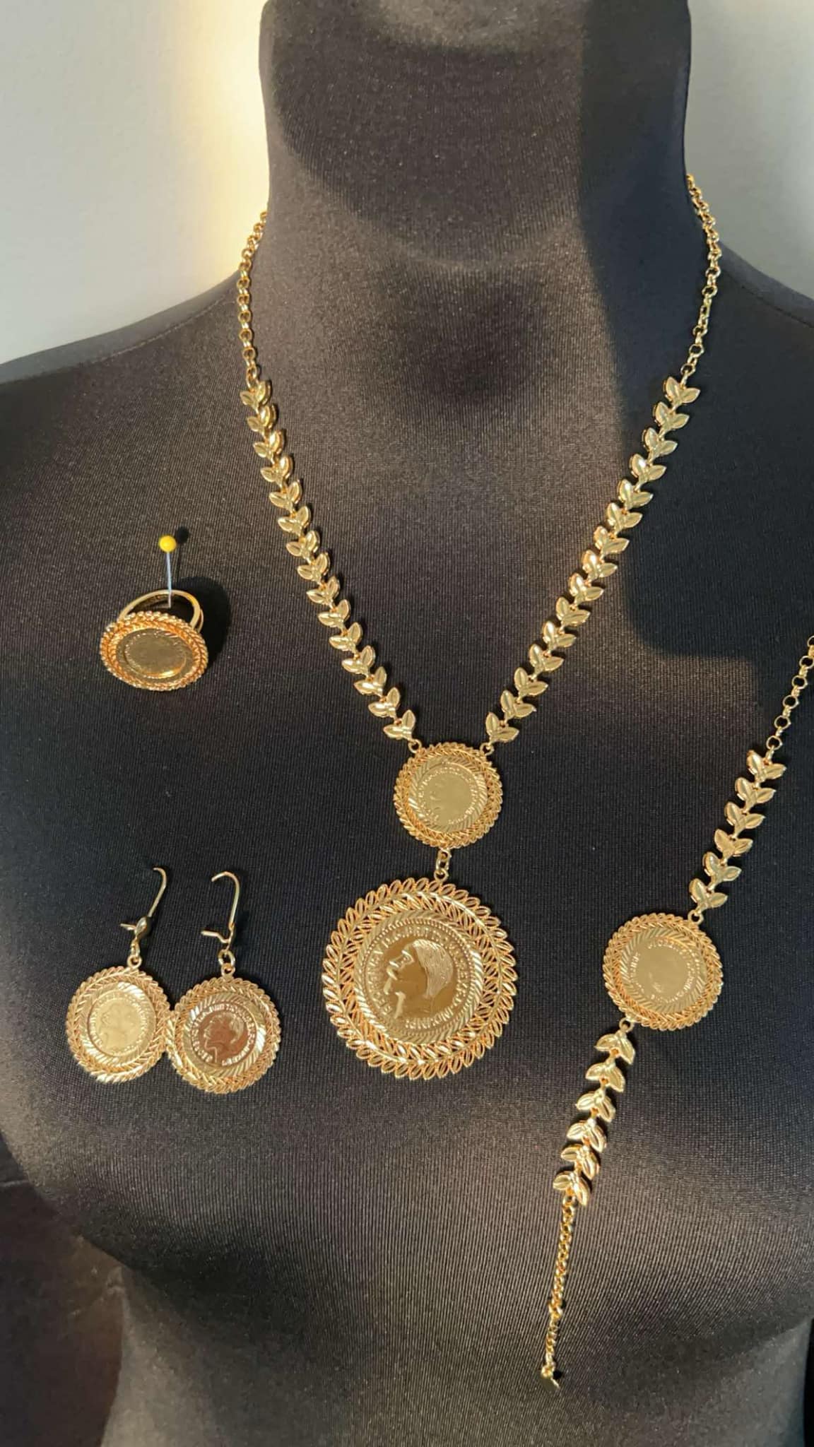 4 Pieces Gold-Plated Set